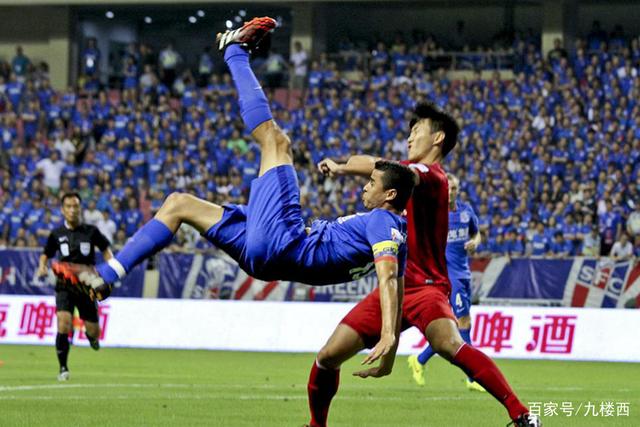 中国男篮82：78塞尔维亚，王俊杰18+14杀疯了，别再说男篮没人了